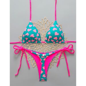 Exclusivo Bikini Verde con Corazones Rosa